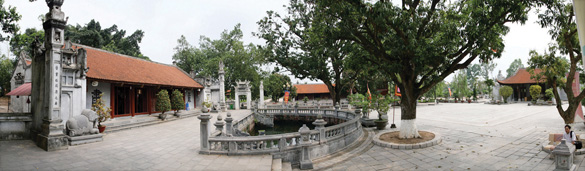 DNSG(10) 82-83(An-thai).indd Thăm đền Hai Bà Trưng đất Mê Linh