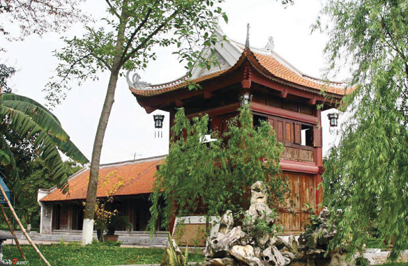 DNSG(10) 82-83(An-thai).indd Thăm đền Hai Bà Trưng đất Mê Linh