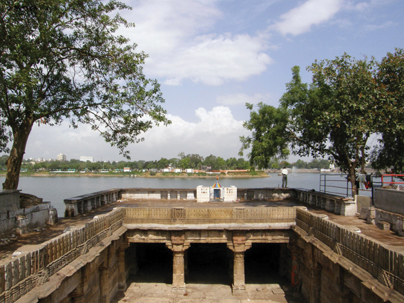 OLYMPUS DIGITAL CAMERA Ahmedabad, thành phố đền đài