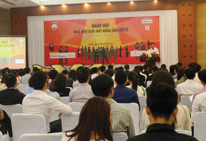 Đông đảo nhà môi giới đã tham gia Ngày hội ngộ Nhà môi giới bất động sản 2015