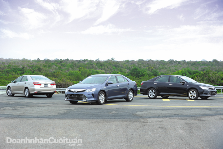 DN618_XH310715_Toyota-Camry-2015 - 13