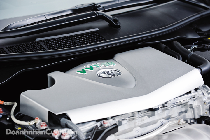 DN618_XH310715_Toyota-Camry-2015 - 9